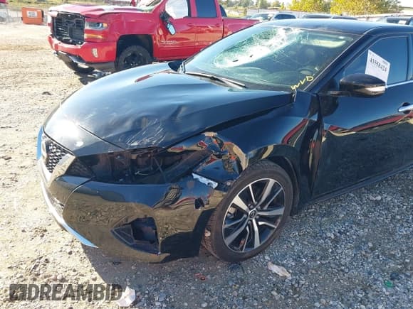 ✅ 2023 Nissan Maxima SV • VIN: 1N4AA6CV4PC510782 • Lot: 43558424. Wystawiony na IAAI z przebiegiem 47 497 mil. Bezpłatny archiwum sprzedaży aukcyjnych z USA i szczegółowy raport historii pojazdu na DreamBid. Zdjęcie 6.