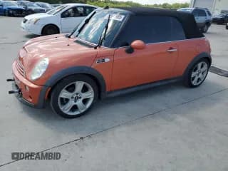 ✅ 2005 MINI Convertible S • VIN: WMWRH334X5TF81545 • Lot: 62943985. Wystawiony na Copart z przebiegiem 83 344 mil. Bezpłatny archiwum sprzedaży aukcyjnych z USA i szczegółowy raport historii pojazdu na DreamBid. Zdjęcie 1.