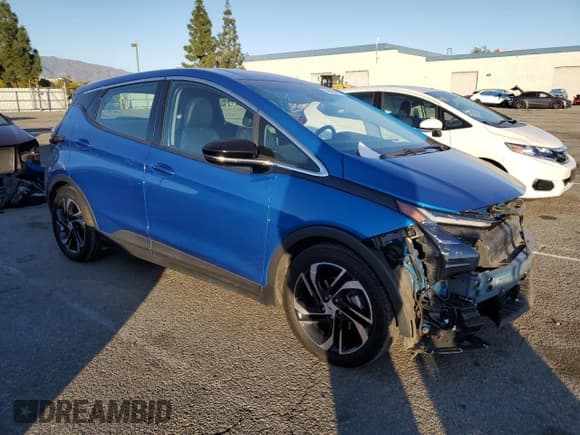 ✅ 2022 Chevrolet Bolt EV 2LT • VIN: 1G1FX6S0XN4101111 • Lot: 84559494. Wystawiony na Copart z przebiegiem 35 399 mil. Bezpłatny archiwum sprzedaży aukcyjnych z USA i szczegółowy raport historii pojazdu na DreamBid. Zdjęcie 4.