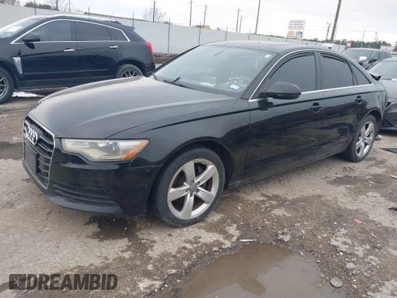 ✅ 2012 Audi A6 Premium Plus • VIN: WAUDFAFC7CN120261 • Lot: 41566292. Wystawiony na IAAI z przebiegiem 164 022 mil. Bezpłatny archiwum sprzedaży aukcyjnych z USA i szczegółowy raport historii pojazdu na DreamBid. Zdjęcie 2.