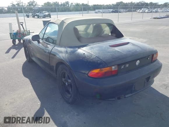 ✅ 1997 BMW 3 Series Z3 1.9 • VIN: 4USCH7323VLB84543 • Лот: 43893152. Опубликован ранее на IAAI с пробегом 113 386 миль. Бесплатный доступ к архиву аукционных продаж из США и подробный отчёт об истории автомобиля на DreamBid. Изображение 3.
