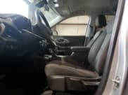 ✅ 2021 Chevrolet Traverse LS • VIN: 1GNERFKW8MJ193604 • Lot: 69024534. Wystawiony na Copart z przebiegiem 61 366 mil. Bezpłatny archiwum sprzedaży aukcyjnych z USA i szczegółowy raport historii pojazdu na DreamBid. Zdjęcie 7.