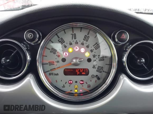 ✅ 2006 MINI Hardtop • VIN: WMWRC33546TJ77274 • Lot: 43717138. Listed on IAAI with 127,217 mi. Free auction sales archive from the USA and detailed vehicle history report at DreamBid. Image 7.