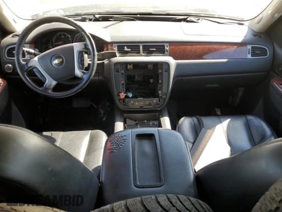 ✅ 2012 Chevrolet Suburban LT • VIN: 1GNSKJE7XCR206626 • Lot: 76014364. Wystawiony na Copart z przebiegiem 154 666 mil. Bezpłatny archiwum sprzedaży aukcyjnych z USA i szczegółowy raport historii pojazdu na DreamBid. Zdjęcie 8.