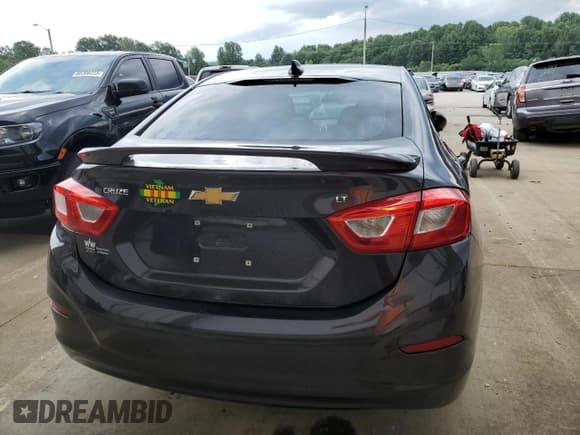 ✅ 2017 Chevrolet Cruze LT • VIN: 1G1BE5SM2H7108073 • Lot: 62207533. Listed on Copart with 78,885 mi. Free auction sales archive from the USA and detailed vehicle history report at DreamBid. Image 6.