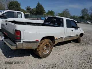 1998 Dodge 3500 z VIN 1B7MC3365WJ212146, wystawiony jako Copart lot #51997695 z przebiegiem 257 395 mil mil oraz Szkoda całkowita • Salvage title. Historia ofert i sprzedaży dostępna na DreamBid. Obrazek 3.