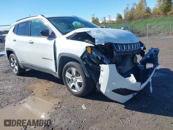 ✅ 2022 Jeep Compass Latitude • VIN: 3C4NJDBB3NT176785 • Lot: 43361631. Listed on IAAI with 22,928 mi. Free auction sales archive from the USA and detailed vehicle history report at DreamBid. Image 1.