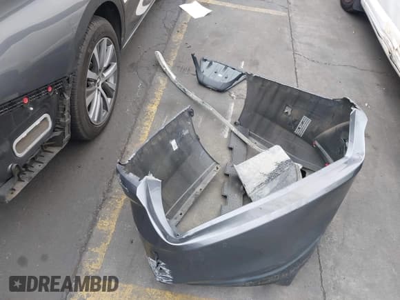 ✅ 2019 Lexus ES 350 • VIN: 58ABZ1B1XKU043495 • Lot: 42448372. Listed on IAAI with Not provided. Free auction sales archive from the USA and detailed vehicle history report at DreamBid. Image 11.