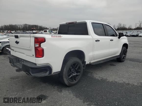✅ 2022 Chevrolet Silverado 1500 LT Trail Boss • VIN: 3GCPYFEL6NG153630 • Lot: 93713785. Wystawiony na Copart z przebiegiem 54 346 mil. Bezpłatny archiwum sprzedaży aukcyjnych z USA i szczegółowy raport historii pojazdu na DreamBid. Zdjęcie 3.