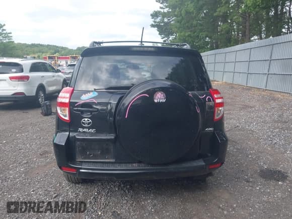 ✅ 2011 Toyota RAV4 • VIN: 2T3JK4DV2BW056564 • Lot: 42708801. Wystawiony na IAAI z przebiegiem 111 702 mil. Bezpłatny archiwum sprzedaży aukcyjnych z USA i szczegółowy raport historii pojazdu na DreamBid. Zdjęcie 16.