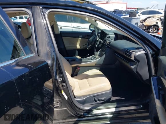 ✅ 2017 Lexus IS 200t • VIN: JTHBA1D29H5042431 • Lot: 43140388. Wystawiony na IAAI z przebiegiem 107 579 mil. Bezpłatny archiwum sprzedaży aukcyjnych z USA i szczegółowy raport historii pojazdu na DreamBid. Zdjęcie 5.