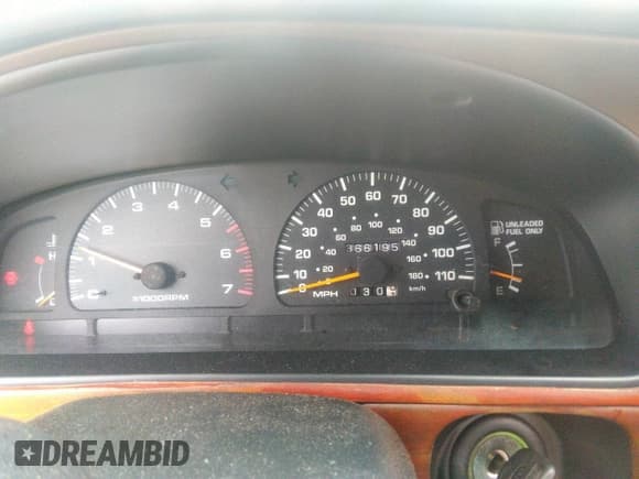 ✅ 1997 Toyota 4Runner SR5 • VIN: JT3GN86R3V0031159 • Lot: 41924844. Listed on IAAI with 366,195 mi. Free auction sales archive from the USA and detailed vehicle history report at DreamBid. Image 7.