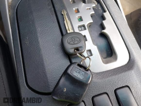 ✅ 2004 Toyota 4Runner Limited • VIN: JTEBU17R348016087 • Lot: 41968056. Listed on IAAI with 189,557 mi. Free auction sales archive from the USA and detailed vehicle history report at DreamBid. Image 11.