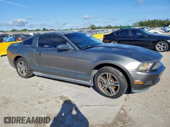 ✅ 2010 Ford Mustang V6 • VIN: 1ZVBP8AN7A5106976 • Lot: 95937645. Listed on Copart with 152,172 mi. Free auction sales archive from the USA and detailed vehicle history report at DreamBid. Image 4.