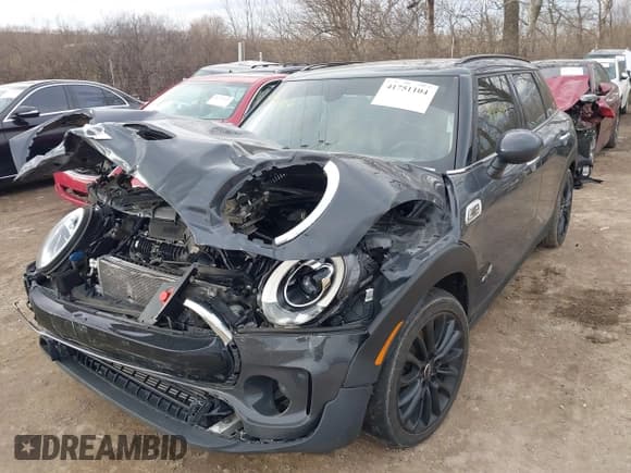✅ 2018 MINI Clubman Cooper S • VIN: WMWLU5C50J2G02800 • Lot: 41751104. Listed on IAAI with 106,809 mi. Free auction sales archive from the USA and detailed vehicle history report at DreamBid. Image 2.