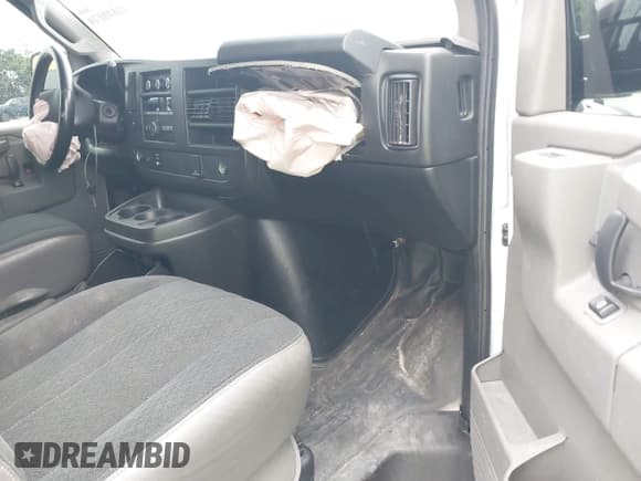 ✅ 2021 Chevrolet Express Cargo • VIN: 1GCWGAFP2M1204749 • Лот: 42672844. Опубликован ранее на IAAI с пробегом 57 795 миль. Бесплатный доступ к архиву аукционных продаж из США и подробный отчёт об истории автомобиля на DreamBid. Изображение 5.