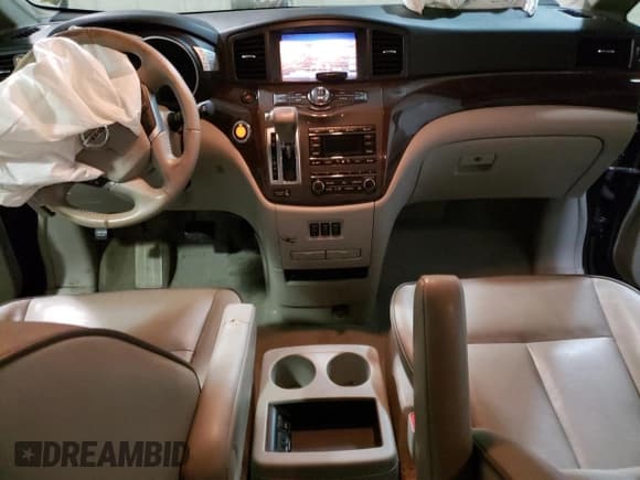 ✅ 2015 Nissan Quest S • VIN: JN8AE2KP8F9120472 • Lot: 40182193. Wystawiony na Copart z przebiegiem 106 789 mil. Bezpłatny archiwum sprzedaży aukcyjnych z USA i szczegółowy raport historii pojazdu na DreamBid. Zdjęcie 8.