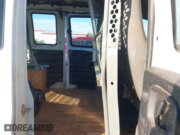 ✅ 2012 Chevrolet Express Cargo • VIN: 1GCWGFCG7C1129093 • Lot: 43621525. Listed on IAAI with 250,784 mi. Free auction sales archive from the USA and detailed vehicle history report at DreamBid. Image 8.