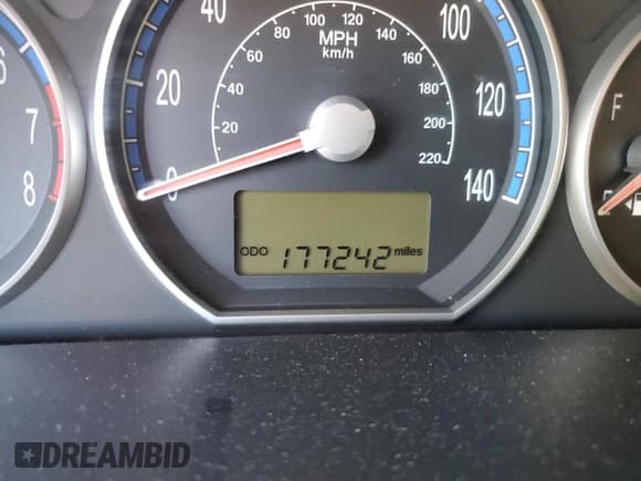 ✅ 2007 Hyundai Santa Fe SE • VIN: 5NMSH73E67H050039 • Lot: 64621384. Listed on Copart with 177,242 mi. Free auction sales archive from the USA and detailed vehicle history report at DreamBid. Image 9.