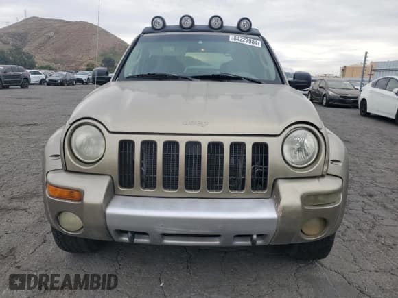 ✅ 2002 Jeep Liberty Renegade • VIN: 1J4GL38K32W367255 • Лот: 84227984. Опубликован ранее на Copart с пробегом 92 462 миль. Бесплатный доступ к архиву аукционных продаж из США и подробный отчёт об истории автомобиля на DreamBid. Изображение 5.