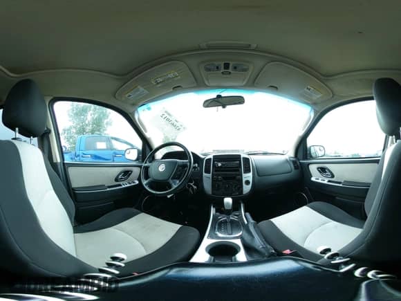 2006 Mercury Mariner Luxury с VIN 4M2YU57116DJ10134, выставлен на аукционе IAAI как лот 42663012 с пробегом 201 988 миль миль и . История ставок и продаж доступна на DreamBid. Изображение 18.