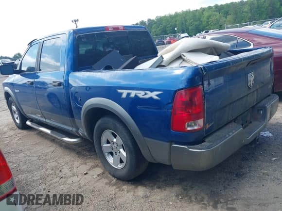 ✅ 2009 Dodge 1500 SLT • VIN: 1D3HB13P89S760567 • Lot: 42138541. Wystawiony na IAAI z przebiegiem 516 042 mil. Bezpłatny archiwum sprzedaży aukcyjnych z USA i szczegółowy raport historii pojazdu na DreamBid. Zdjęcie 3.