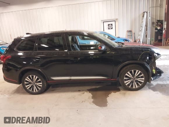 ✅ 2020 Mitsubishi Outlander ES • VIN: JA4AZ3A33LZ045142 • Lot: 43569398. Wystawiony na IAAI z przebiegiem 105 726 mil. Bezpłatny archiwum sprzedaży aukcyjnych z USA i szczegółowy raport historii pojazdu na DreamBid. Zdjęcie 13.