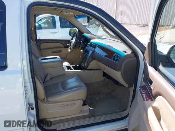 ✅ 2011 GMC Yukon XL SLT • VIN: 1GKS1KE08BR225134 • Lot: 43626275. Wystawiony na IAAI z przebiegiem 342 700 mil. Bezpłatny archiwum sprzedaży aukcyjnych z USA i szczegółowy raport historii pojazdu na DreamBid. Zdjęcie 5.