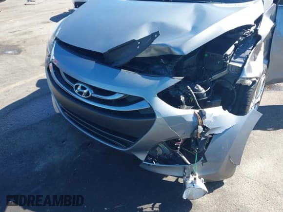 ✅ 2015 Hyundai Elantra • VIN: KMHD35LH3FU246321 • Lot: 43491658. Wystawiony na IAAI z przebiegiem 78 519 mil. Bezpłatny archiwum sprzedaży aukcyjnych z USA i szczegółowy raport historii pojazdu na DreamBid. Zdjęcie 6.