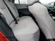 ✅ 2024 Toyota Corolla Cross LE • VIN: 7MUCAAAG2RV098606 • Lot: 92421655. Wystawiony na Copart z przebiegiem 8 434 mil. Bezpłatny archiwum sprzedaży aukcyjnych z USA i szczegółowy raport historii pojazdu na DreamBid. Zdjęcie 11.