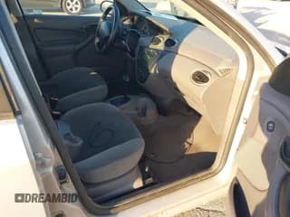 ✅ 2003 Ford Focus SE • VIN: 1FAFP34P73W321605 • Lot: 43628622. Wystawiony na IAAI z przebiegiem 99 171 mil. Bezpłatny archiwum sprzedaży aukcyjnych z USA i szczegółowy raport historii pojazdu na DreamBid. Zdjęcie 5.