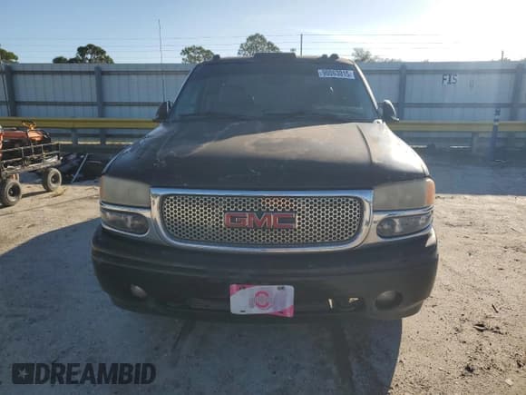 ✅ 2004 GMC Sierra Denali • VIN: 2GTFK69U541118231 • Lot: 90063015. Listed on Copart with 214,087 mi. Free auction sales archive from the USA and detailed vehicle history report at DreamBid. Image 5.