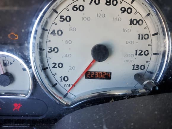 ✅ 2007 Saturn VUE V6 • VIN: 5GZCZ63457S847839 • Lot: 88634205. Wystawiony na Copart z przebiegiem 223 024 mil. Bezpłatny archiwum sprzedaży aukcyjnych z USA i szczegółowy raport historii pojazdu na DreamBid. Zdjęcie 9.