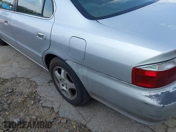 ✅ 2003 Acura TL • VIN: 19UUA56683A083832 • Lot: 43789644. Listed on IAAI with 266,904 mi. Free auction sales archive from the USA and detailed vehicle history report at DreamBid. Image 15.