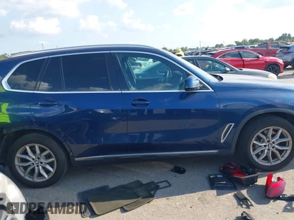 ✅ 2020 BMW X5 sDrive40i • VIN: 5UXCR4C07L9C49693 • Lot: 43263987. Wystawiony na IAAI z przebiegiem 50 000 mil. Bezpłatny archiwum sprzedaży aukcyjnych z USA i szczegółowy raport historii pojazdu na DreamBid. Zdjęcie 13.