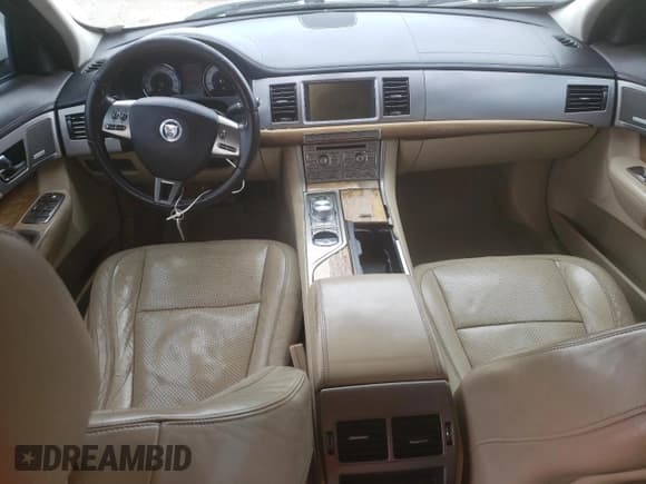 ✅ 2009 Jaguar XF Supercharged • VIN: SAJWA07C091R29346 • Лот: 70274434. Опубликован ранее на Copart с пробегом 118 478 миль. Бесплатный доступ к архиву аукционных продаж из США и подробный отчёт об истории автомобиля на DreamBid. Изображение 8.