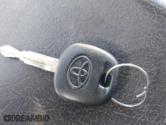 ✅ 2013 Toyota Highlander Plus • VIN: 5TDBK3EH5DS225827 • Lot: 43533454. Listed on IAAI with 113,826 mi. Free auction sales archive from the USA and detailed vehicle history report at DreamBid. Image 11.