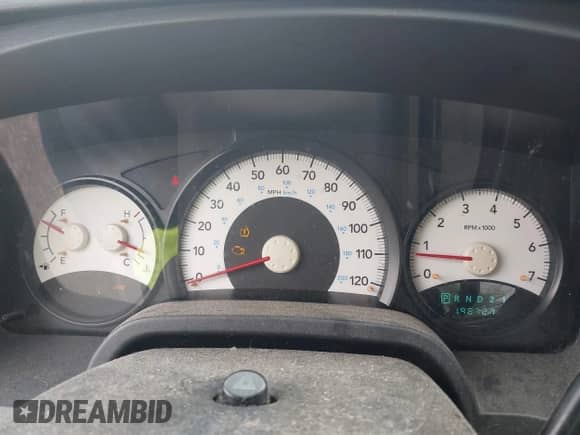 2008 Dodge Dakota z VIN 1D3HW32K78S638626, wystawiony jako IAAI lot #42751682 z przebiegiem 196 727 mil mil oraz . Historia ofert i sprzedaży dostępna na DreamBid. Obrazek 7.