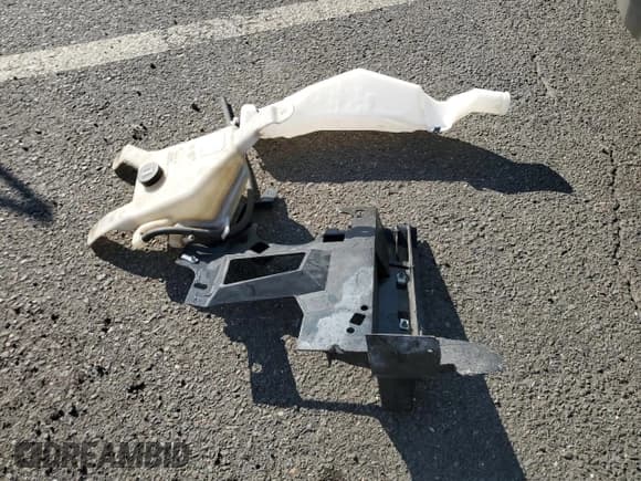 ✅ 2022 Chevrolet Express Cargo • VIN: 1GCWGAF72N1142965 • Lot: 81623555. Wystawiony na Copart z przebiegiem 49 782 mil. Bezpłatny archiwum sprzedaży aukcyjnych z USA i szczegółowy raport historii pojazdu na DreamBid. Zdjęcie 13.