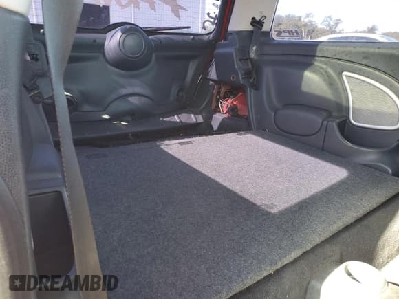 ✅ 2004 MINI Hardtop S • VIN: WMWRE33464TD83018 • Lot: 66844745. Listed on Copart with 144,202 mi. Free auction sales archive from the USA and detailed vehicle history report at DreamBid. Image 10.