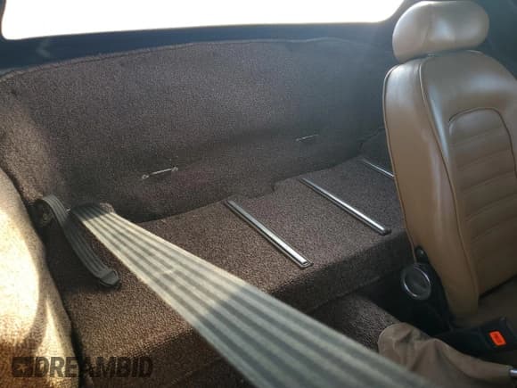 ✅ 1983 Alfa Romeo Spider Veloce • VIN: ZARBA5413D1017001 • Lot: 68685714. Wystawiony na Copart z przebiegiem 71 738 mil. Bezpłatny archiwum sprzedaży aukcyjnych z USA i szczegółowy raport historii pojazdu na DreamBid. Zdjęcie 10.