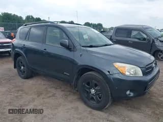 ✅ 2007 Toyota RAV4 Sport • VIN: JTMBK32V675027651 • Lot: 42988666. Wystawiony na IAAI z przebiegiem 199 286 mil. Bezpłatny archiwum sprzedaży aukcyjnych z USA i szczegółowy raport historii pojazdu na DreamBid. Zdjęcie 1.