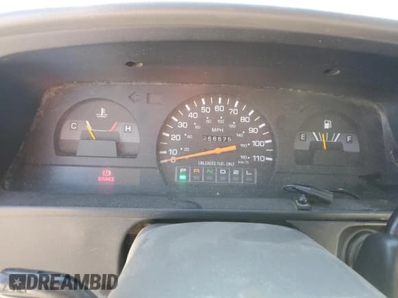 ✅ 1994 Toyota Pickup DX • VIN: JT4RN93P3R5109610 • Lot: 82770075. Wystawiony na Copart z przebiegiem 256 575 mil. Bezpłatny archiwum sprzedaży aukcyjnych z USA i szczegółowy raport historii pojazdu na DreamBid. Zdjęcie 9.