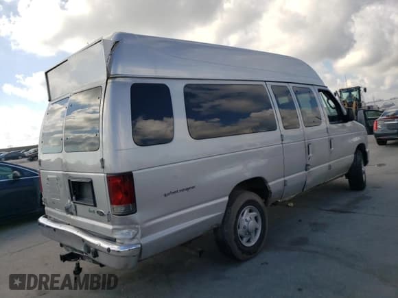 ✅ 2010 Ford Econoline Cargo Commercial • VIN: 1FTSS3EL8ADA57144 • Lot: 72791634. Wystawiony na Copart z przebiegiem Nie podano. Bezpłatny archiwum sprzedaży aukcyjnych z USA i szczegółowy raport historii pojazdu na DreamBid. Zdjęcie 3.