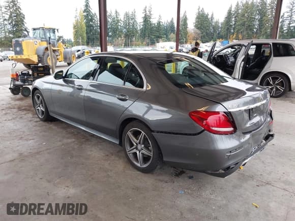 ✅ 2017 Mercedes-Benz E 300 Luxury • VIN: WDDZF4KBXHA194804 • Lot: 43566351. Listed on IAAI with 83,268 mi. Free auction sales archive from the USA and detailed vehicle history report at DreamBid. Image 3.