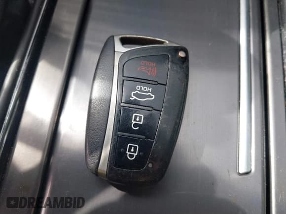 ✅ 2015 Hyundai Genesis 3.8L • VIN: KMHGN4JE5FU061570 • Lot: 41461918. Wystawiony na IAAI z przebiegiem 261 582 mil. Bezpłatny archiwum sprzedaży aukcyjnych z USA i szczegółowy raport historii pojazdu na DreamBid. Zdjęcie 11.