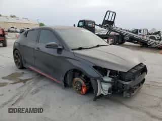 2022 Hyundai Veloster z VIN KMHT36AH7NU013979, wystawiony jako Copart lot #49101225 z przebiegiem 26 474 mil mil oraz Szkoda całkowita • Salvage title. Historia ofert i sprzedaży dostępna na DreamBid. Obrazek 4.