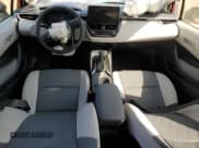 ✅ 2023 Toyota Corolla Hybrid LE • VIN: JTDBCMFE1PJ011457 • Lot: 71320055. Wystawiony na Copart z przebiegiem 30 051 mil. Bezpłatny archiwum sprzedaży aukcyjnych z USA i szczegółowy raport historii pojazdu na DreamBid. Zdjęcie 8.