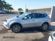 ✅ 2017 Toyota RAV4 Limited • VIN: 2T3YFREV3HW397625 • Лот: 42953858. Опубликован ранее на IAAI с пробегом 27 784 миль. Бесплатный доступ к архиву аукционных продаж из США и подробный отчёт об истории автомобиля на DreamBid. Изображение 15.