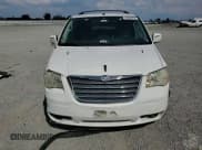 ✅ 2010 Chrysler Town & Country Touring Plus • VIN: 2A4RR8DX8AR480664 • Lot: 69492705. Wystawiony na Copart z przebiegiem 233 855 mil. Bezpłatny archiwum sprzedaży aukcyjnych z USA i szczegółowy raport historii pojazdu na DreamBid. Zdjęcie 14.